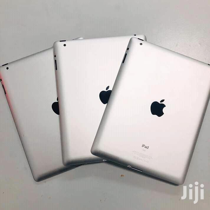 Apple iPad 2 Wi-Fi 16 GB Silver
