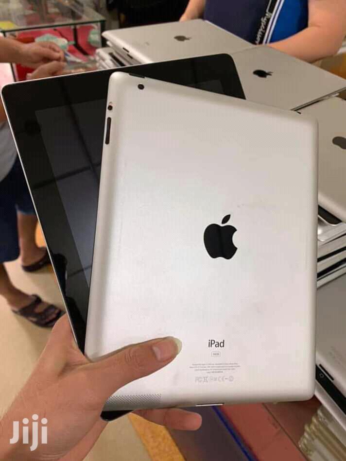 Apple iPad 2 Wi-Fi 16 GB Gray