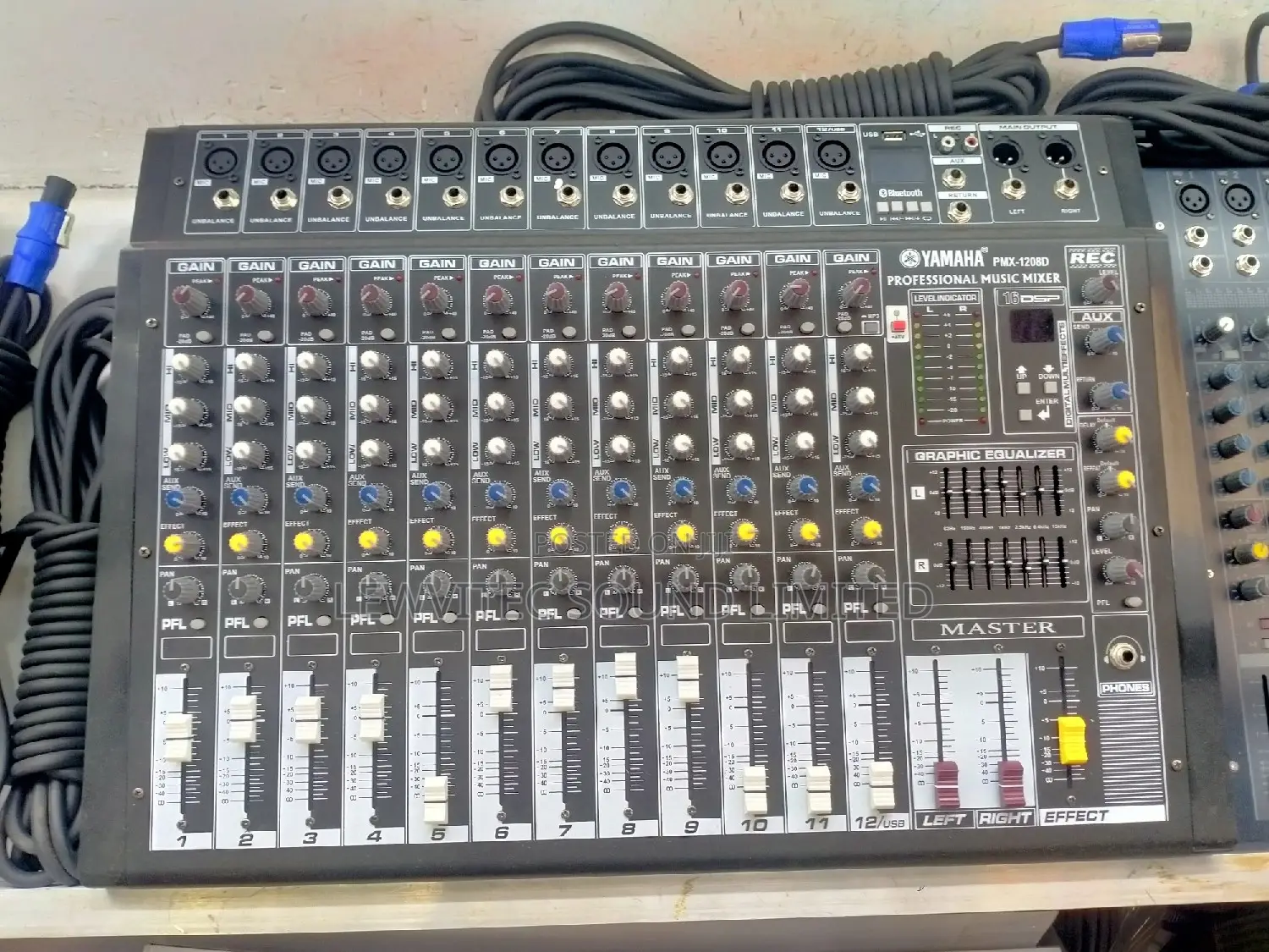 Yamaha Professional Powered Mixer