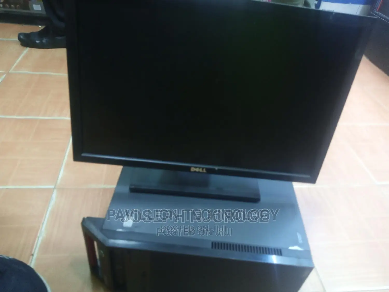 Dell 19inches Stretch
