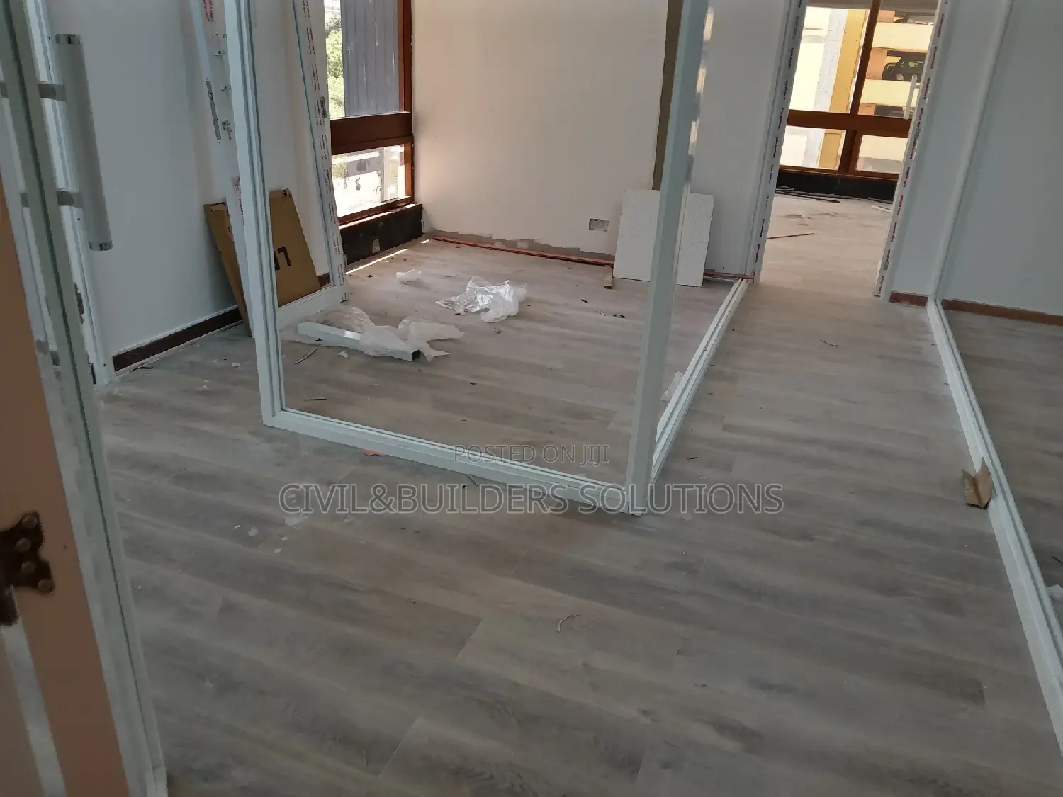 Spc Interlocking, Laminate, Lvt Sticking Tiles Supply Fix