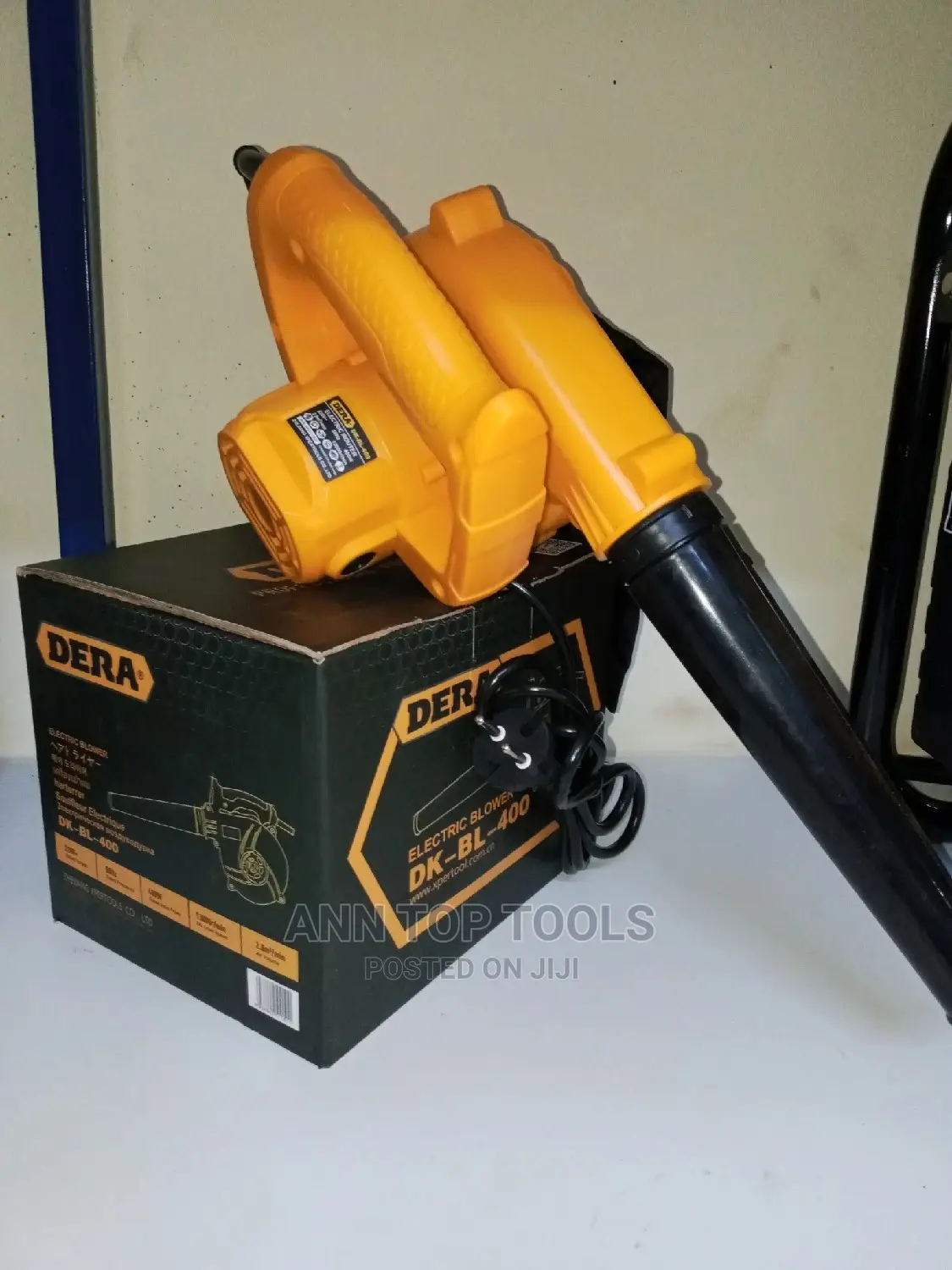 Dera Blower