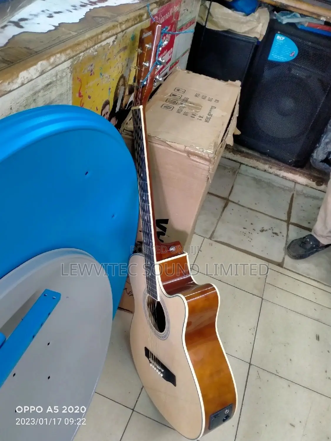 Ibanez Semi 40 Digital Guitar