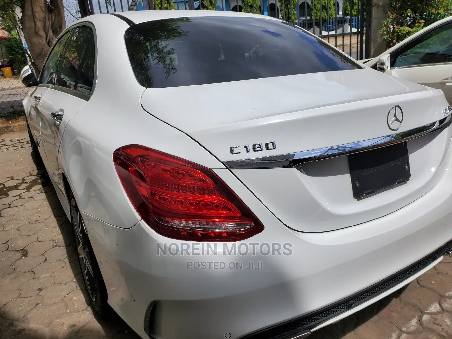 Mercedes-Benz C200 2015 Off White