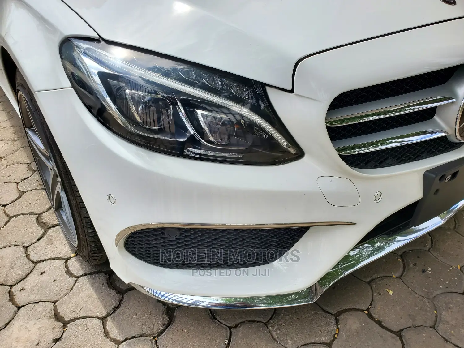 Mercedes-Benz C200 2015 Off White
