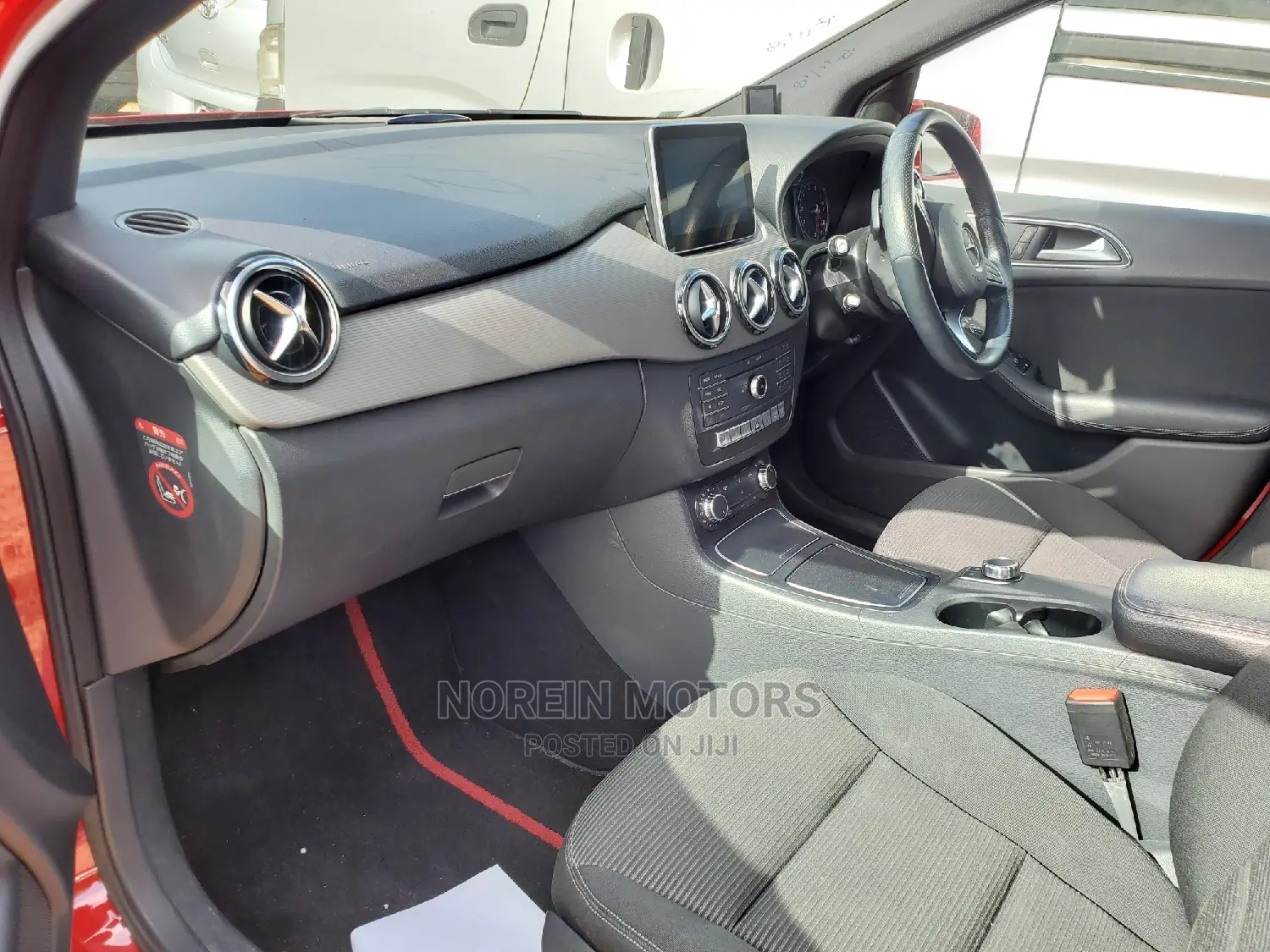 Mercedes-Benz B-Class 2015 Red