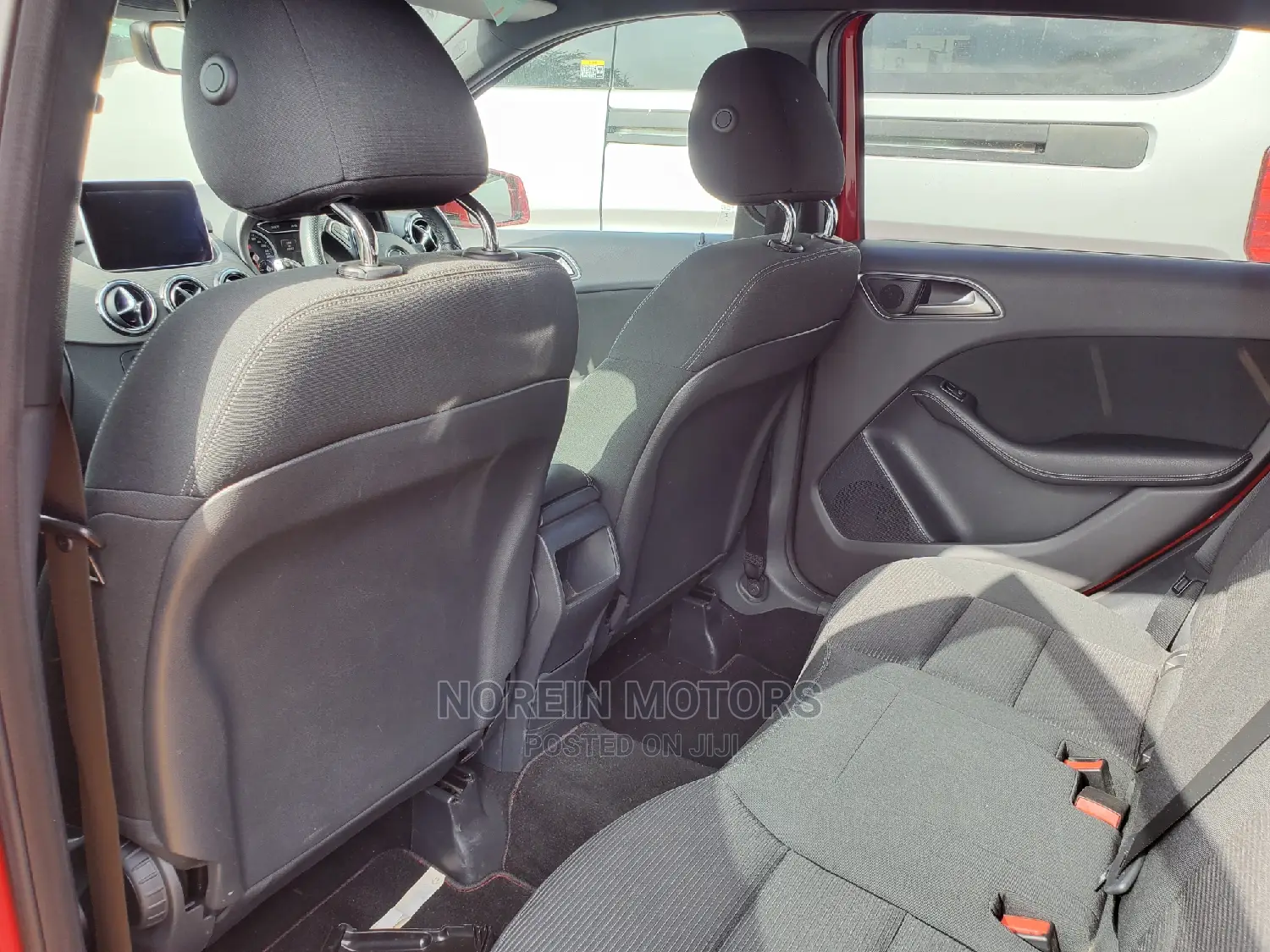 Mercedes-Benz B-Class 2015 Red