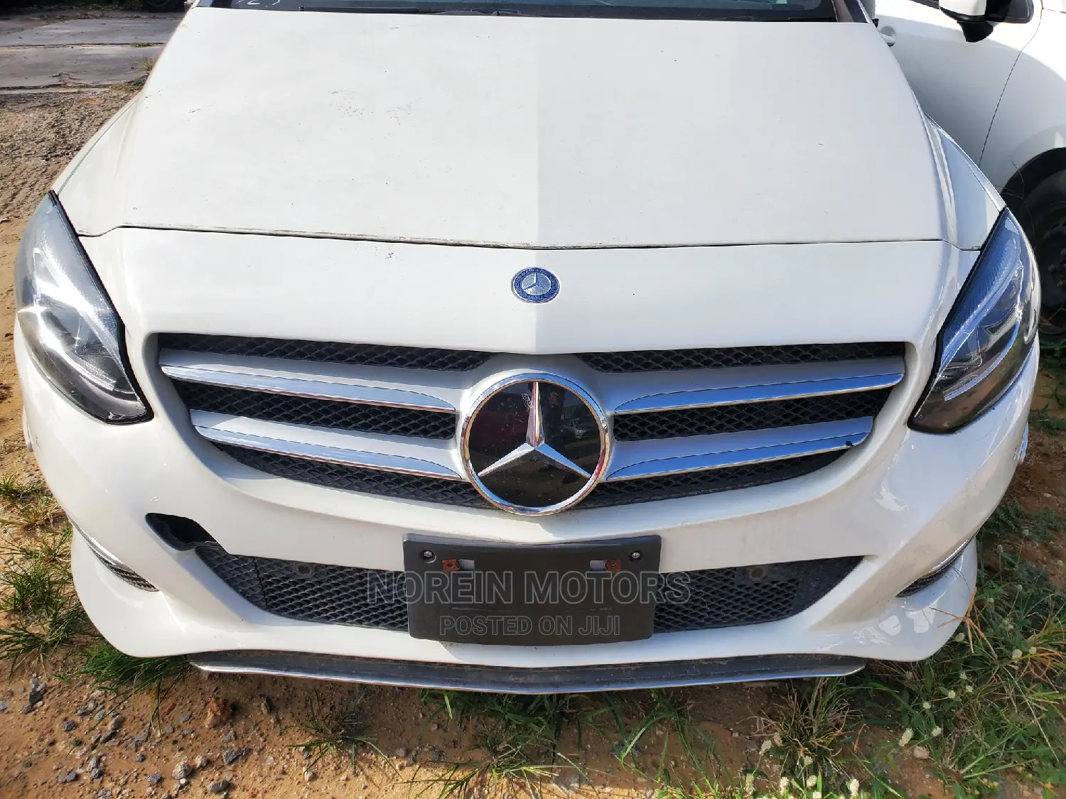 Mercedes-Benz B-Class 2015 Off White
