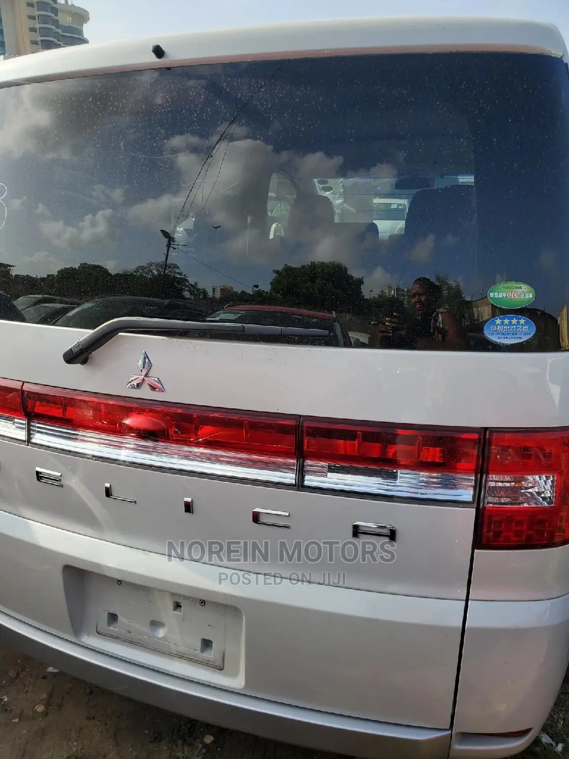 Mitsubishi Delica 2015 Off white