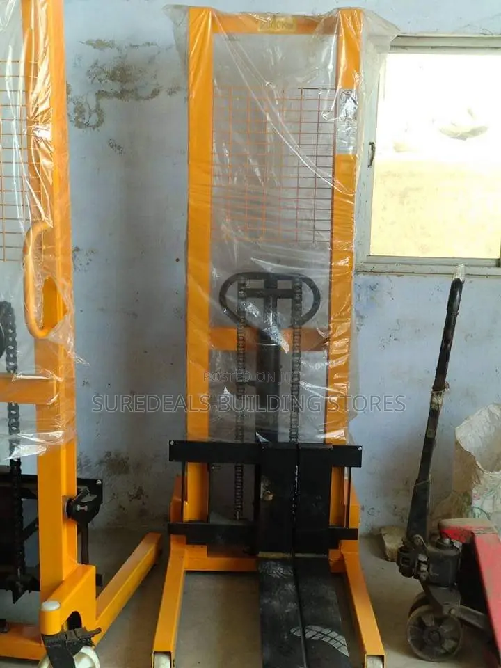 Hydraulic Manual Stacker (2T, 1.6mtrs)