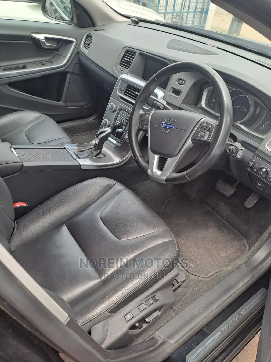 Volvo V60 2015 Black