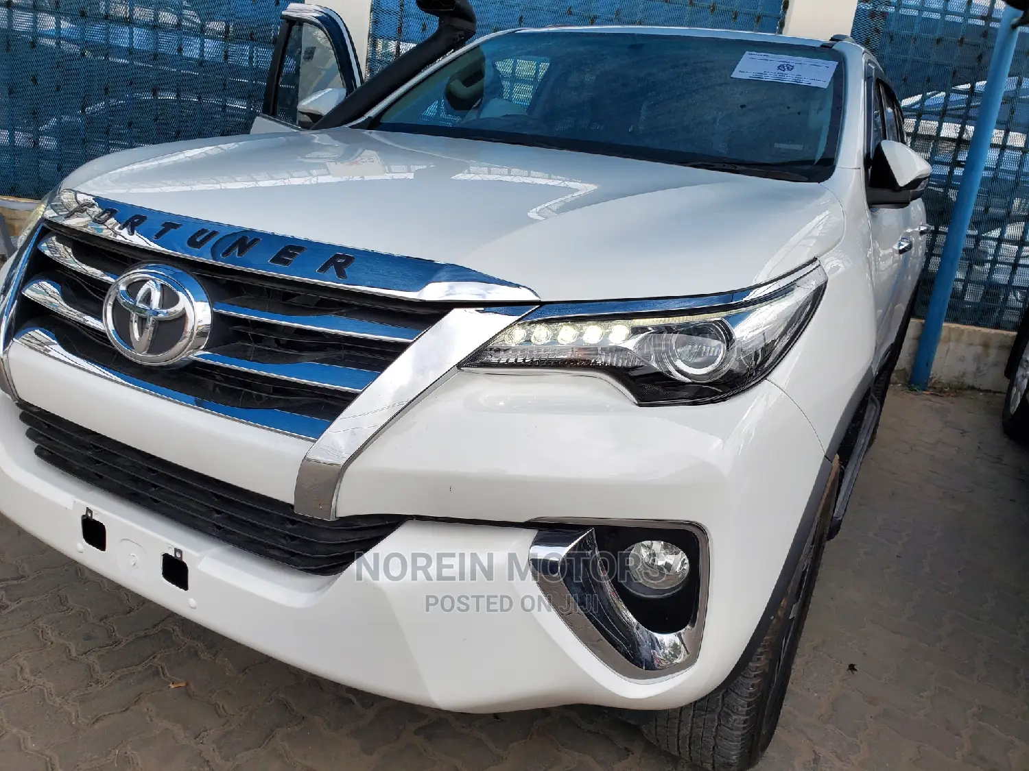 Toyota Fortuner 2017 Off White