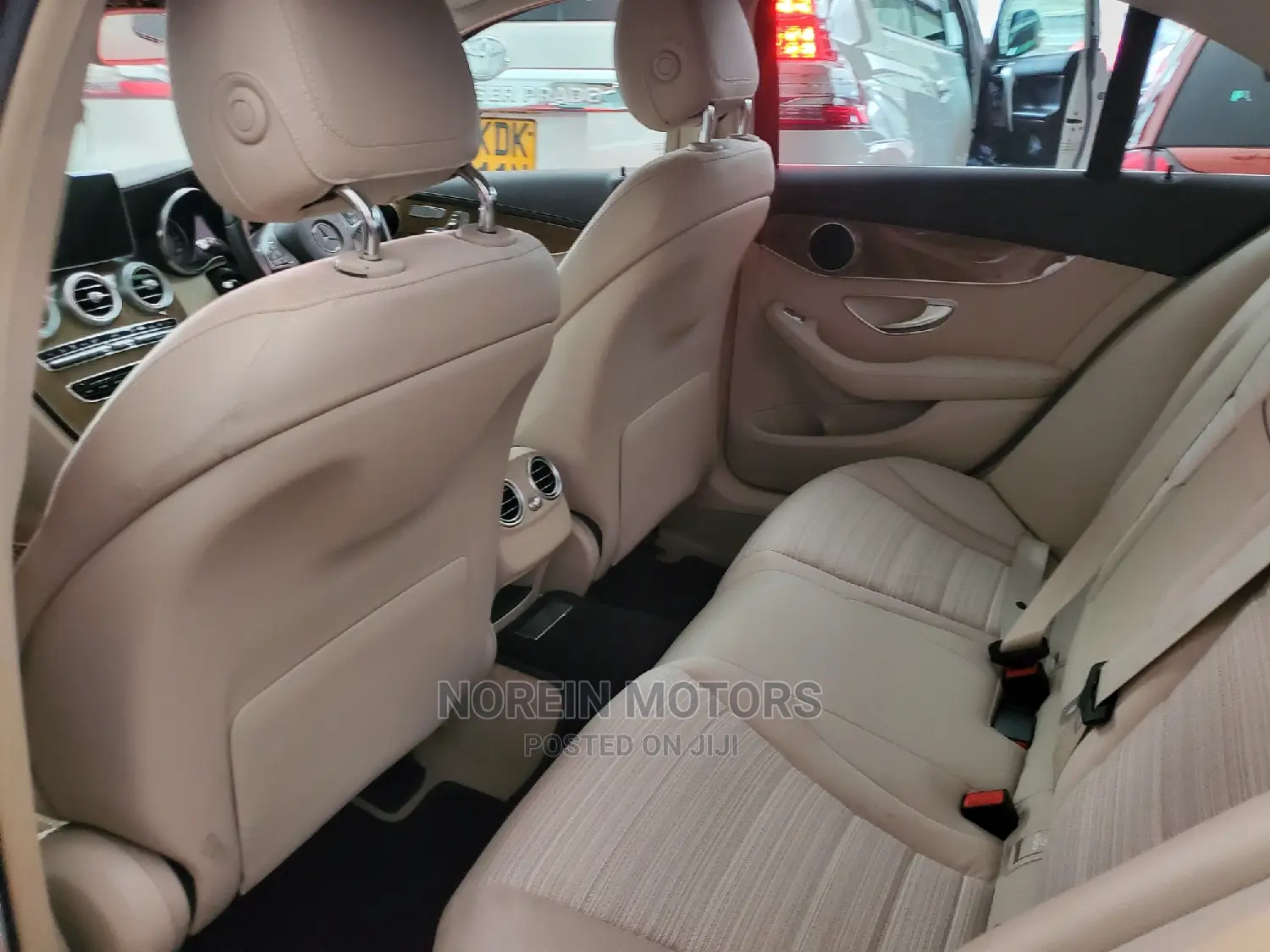 Mercedes-Benz C200 2015 Red