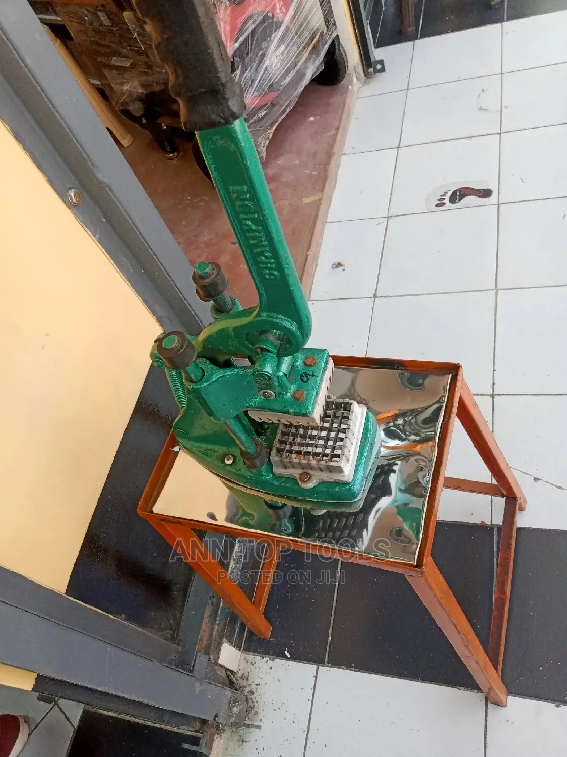 Chips Cutter