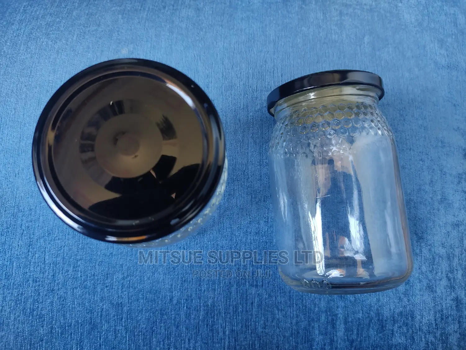 A Set of 6 Spice Jars- 380ml With Airtight Black Lids