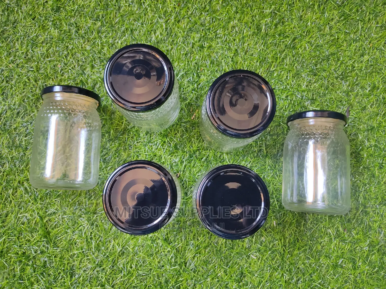 A Set of 6 Spice Jars- 380ml With Airtight Black Lids