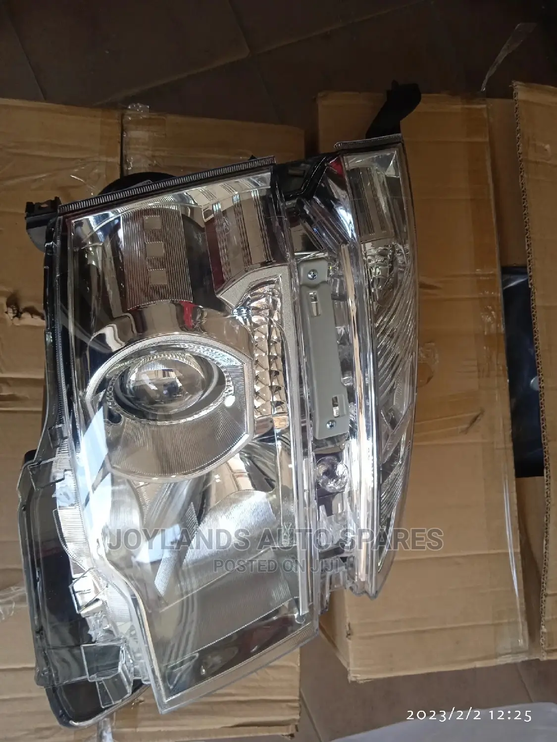 Headlamp Voxy Xenon 2012