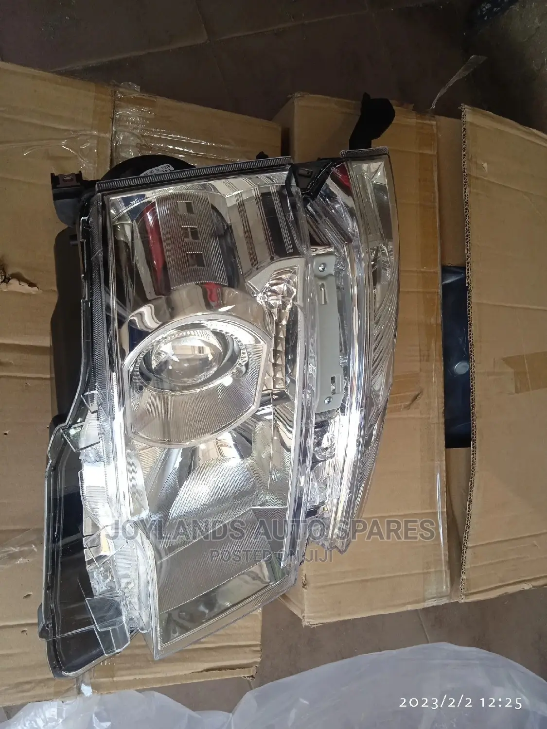 Headlamp Voxy Xenon 2012