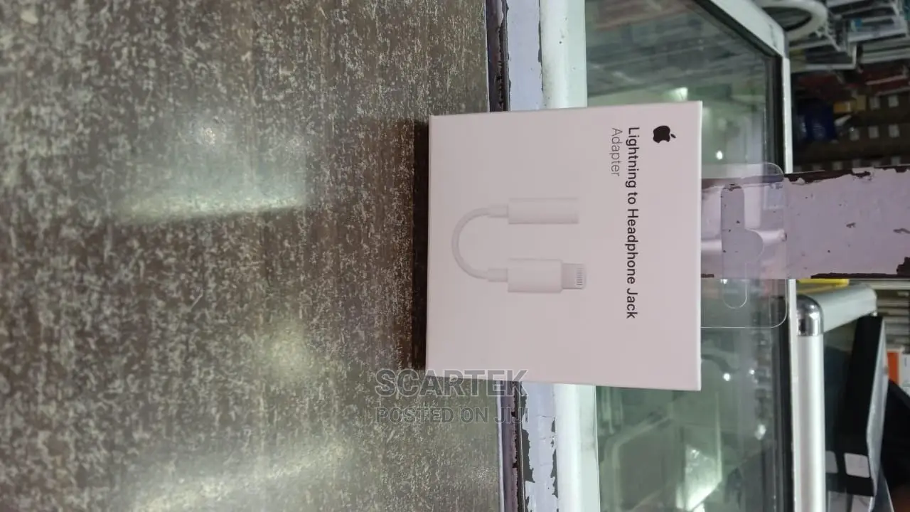 Apple Lightning to Headphone Jack Adapter( New)