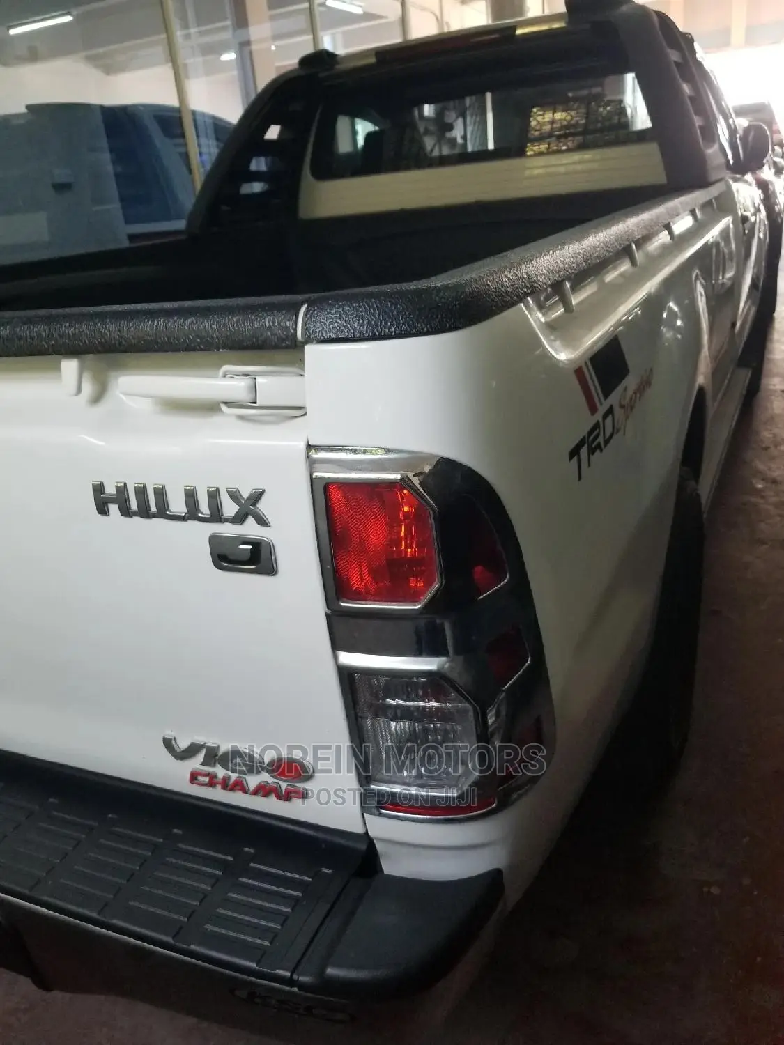 Toyota Hilux 2016 White