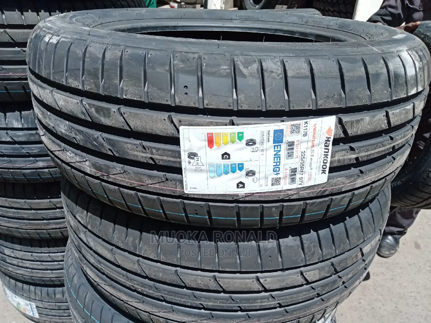 225/55r17 Hankook Tyre