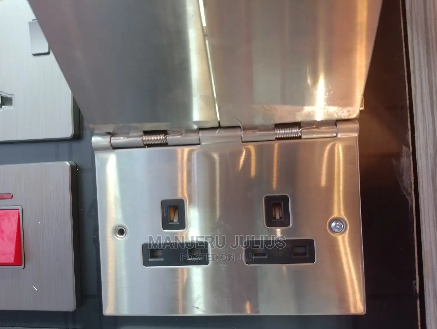 Twin Floor Sockets