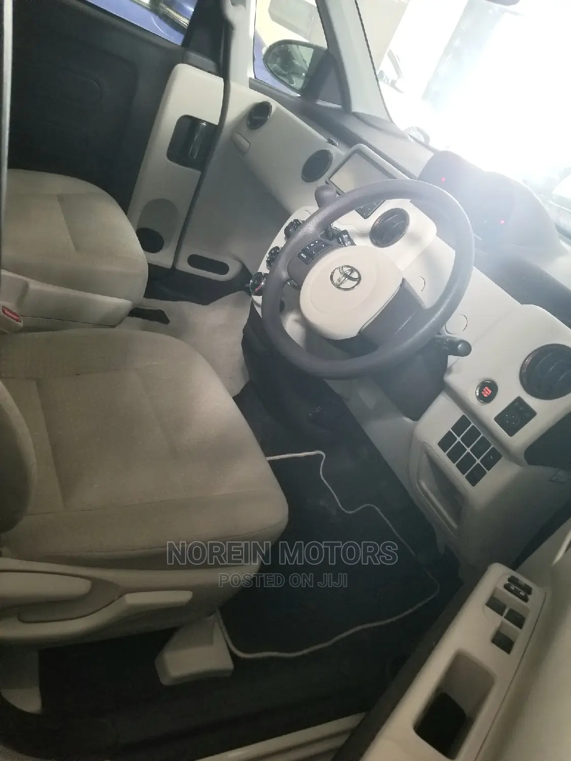 Toyota Porte 2015 Pearl
