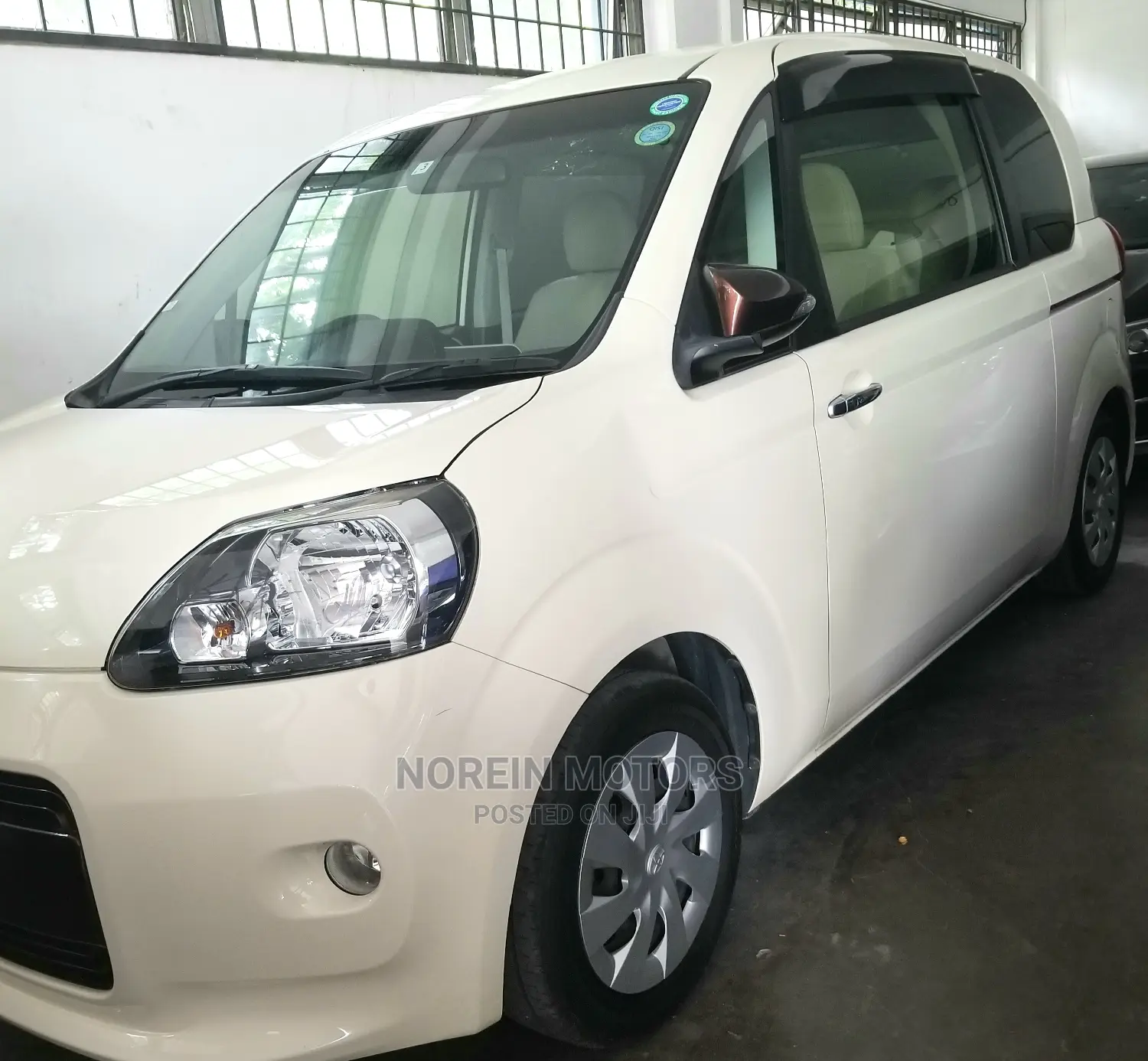 Toyota Porte 2015 Pearl