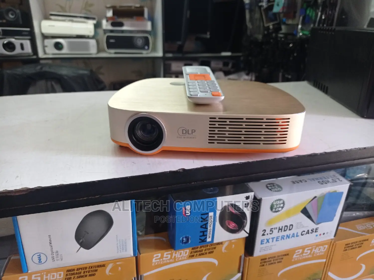 Utrla Slim Projector