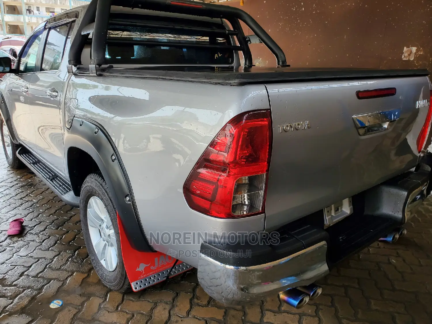 Toyota Hilux 2016 Gray