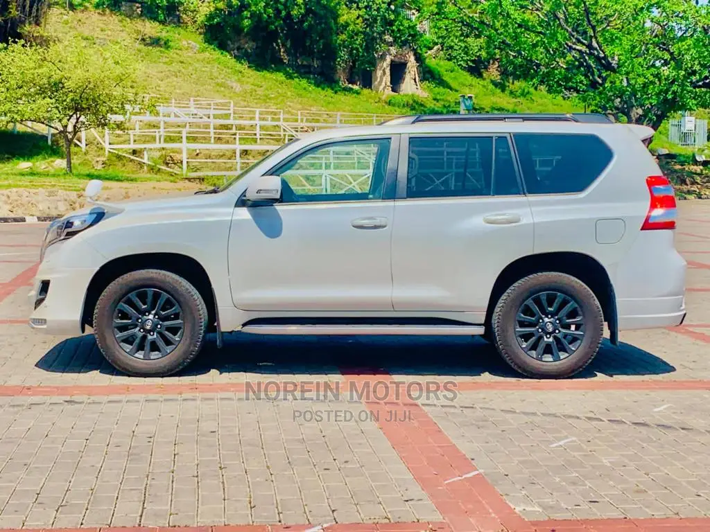 Toyota Land Cruiser Prado 2016 White