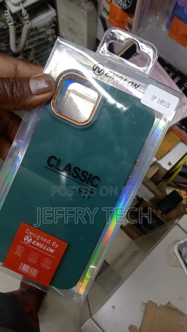 iPhone 14 Classic Fit Green Case