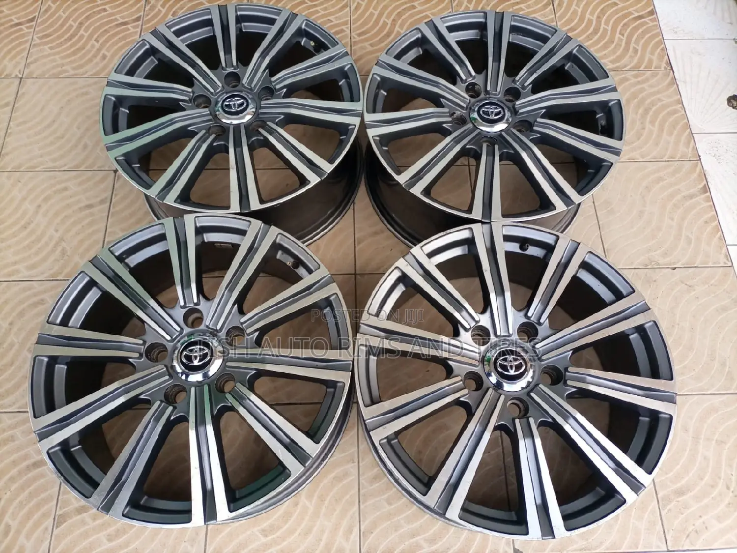 Land Cruiser V8/Lexus Lx 570 Original 20 Inch Rims Set