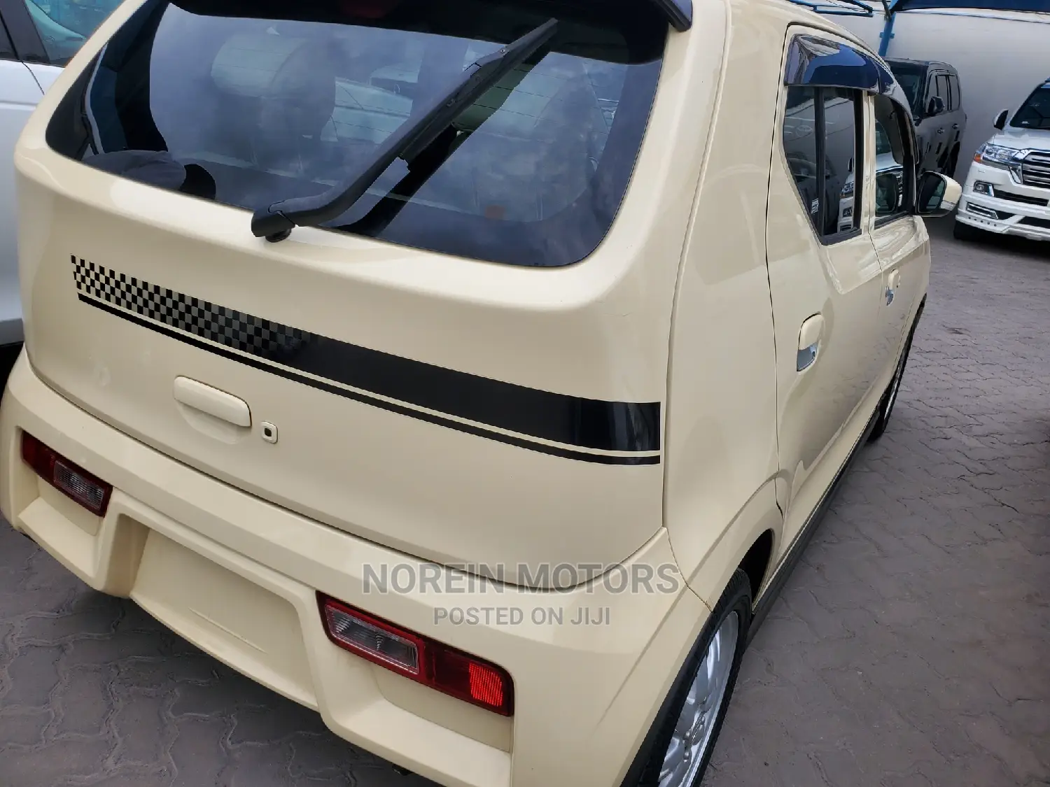 Suzuki Alto 2016 Yellow