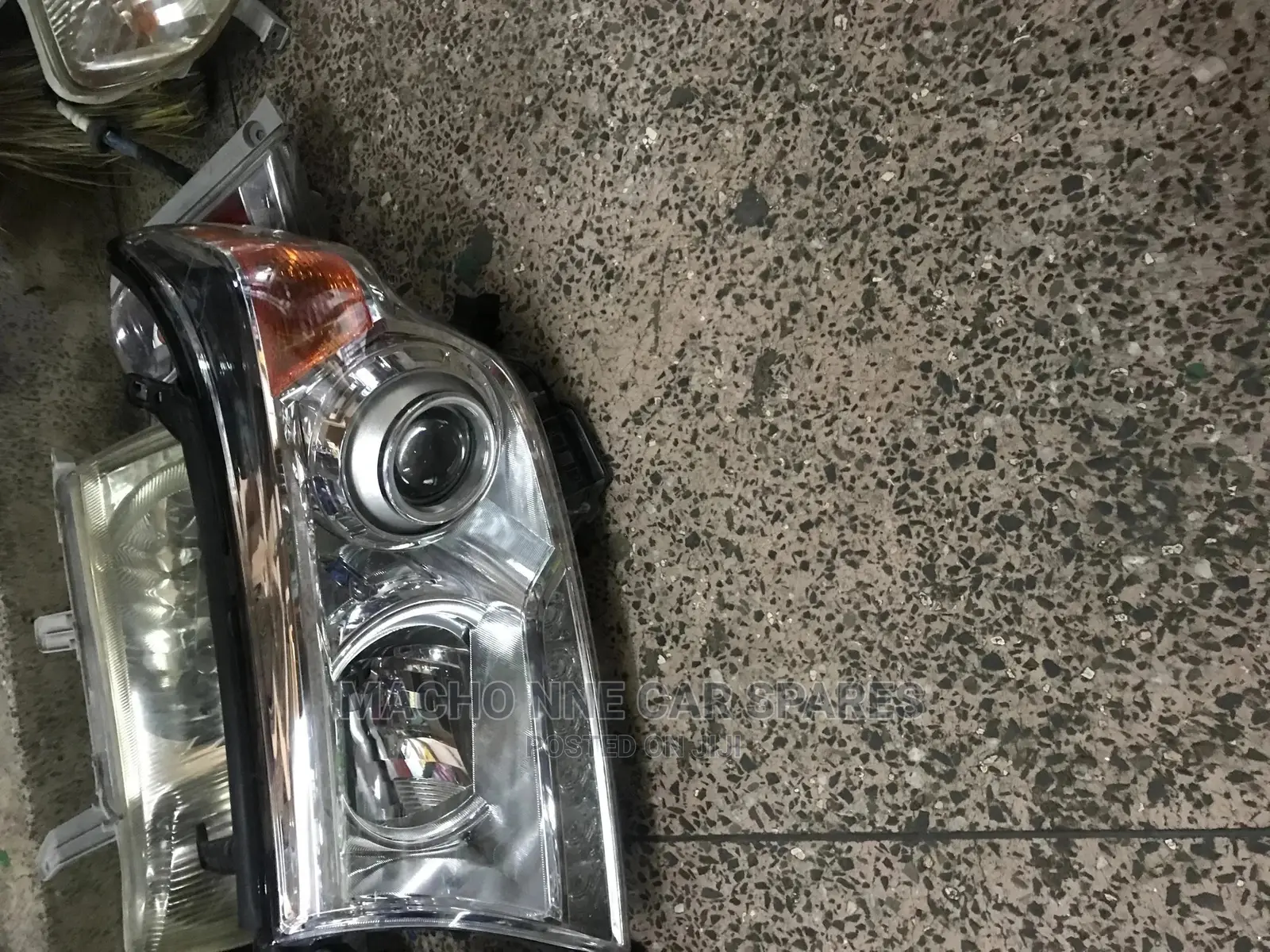 Toyota Land Cruiser 2010series Xenon Headlight