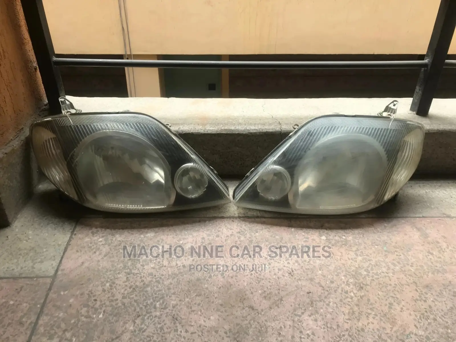 Toyota Nze 2002 Headlight