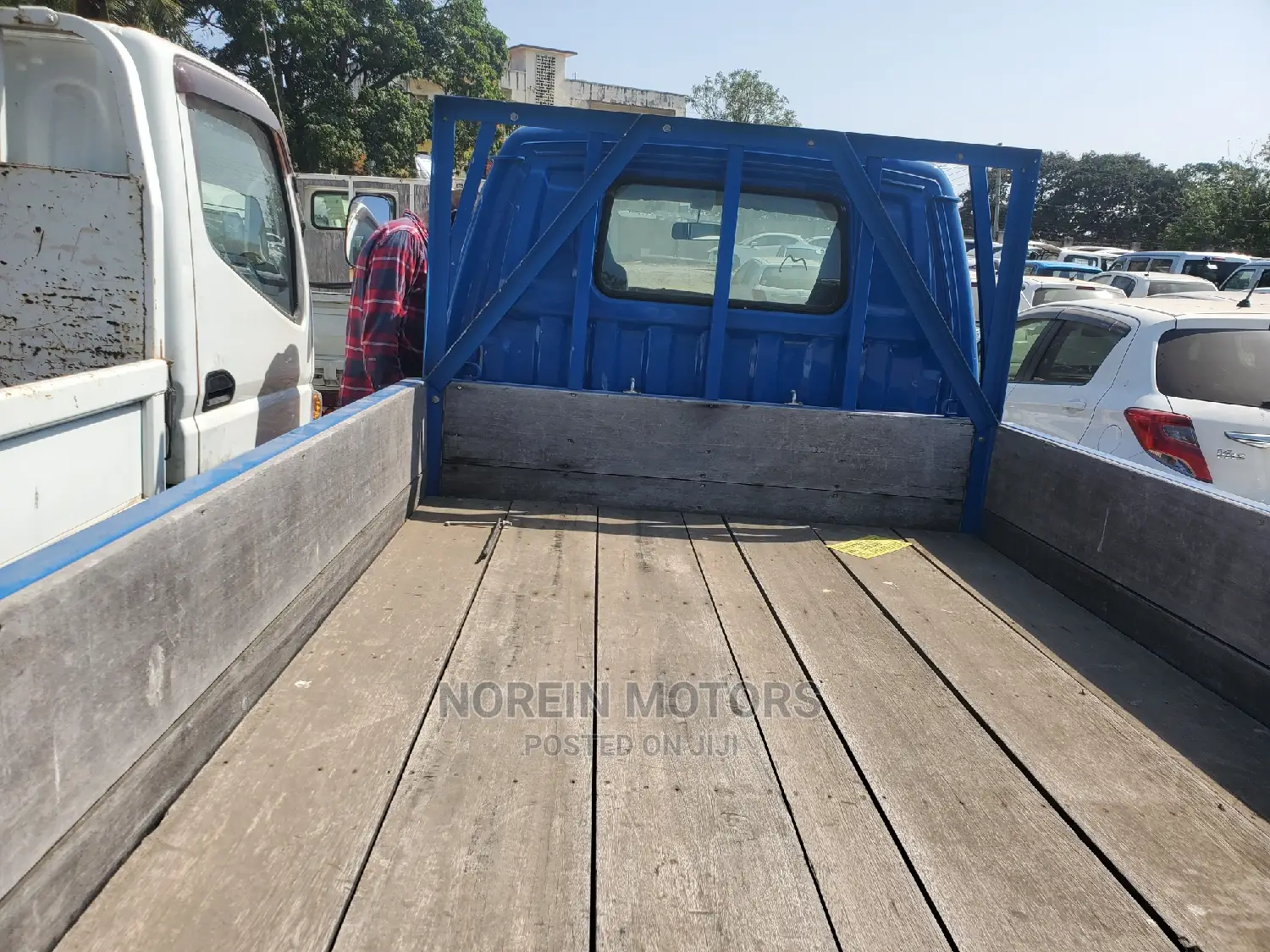 Mazda Bongo 2015 Blue