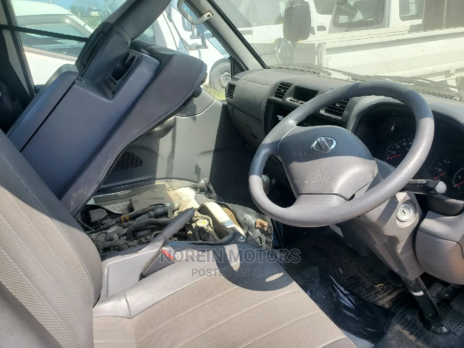Mazda Bongo 2015 Blue