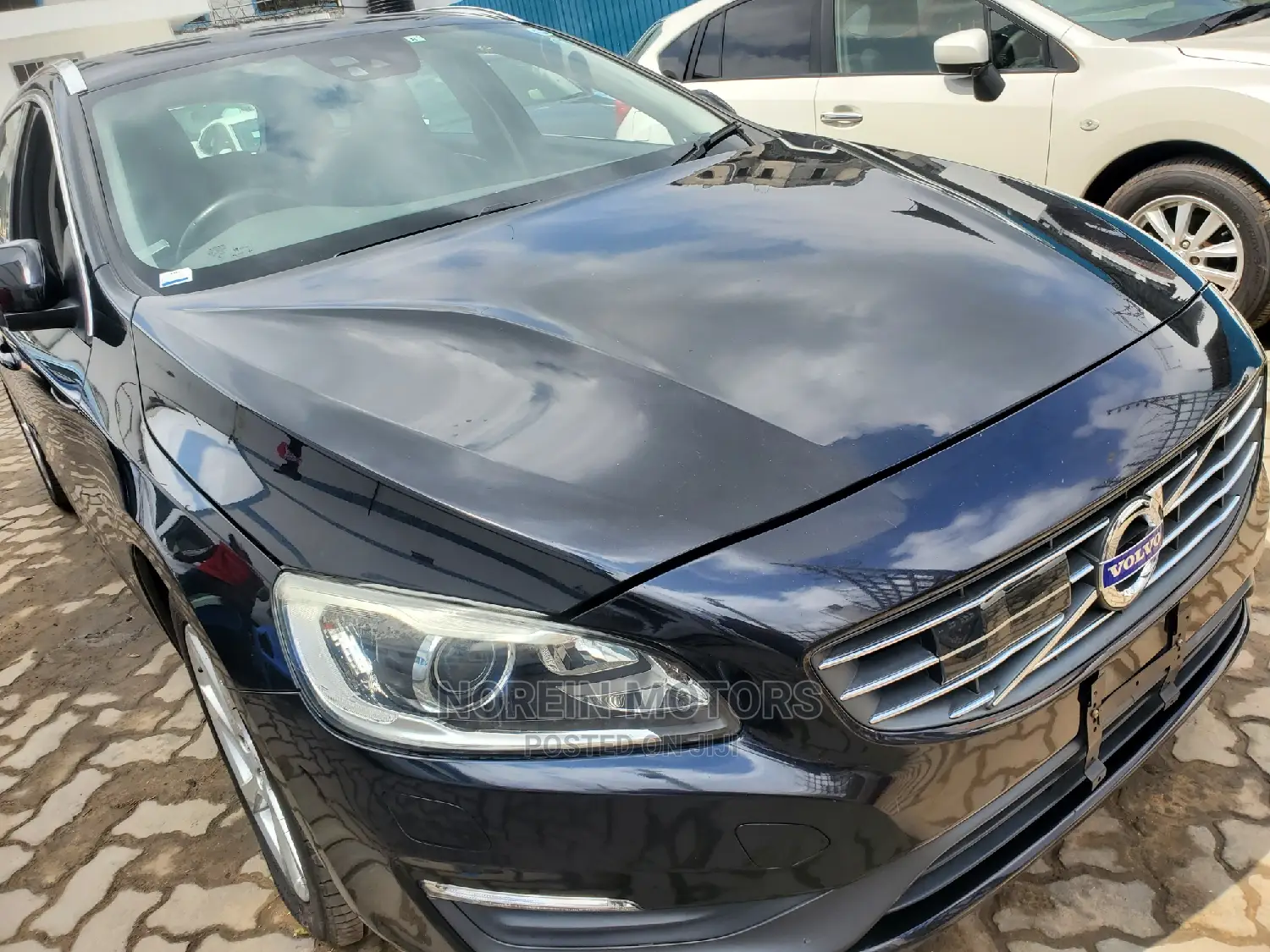 Volvo V60 2015 Matt Black