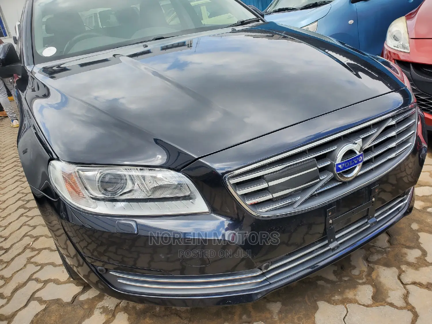 Volvo V70 2015 Matt Black