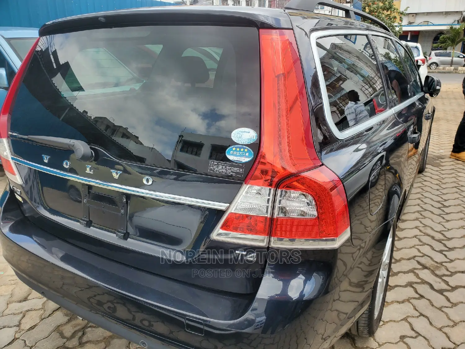 Volvo V70 2015 Matt Black