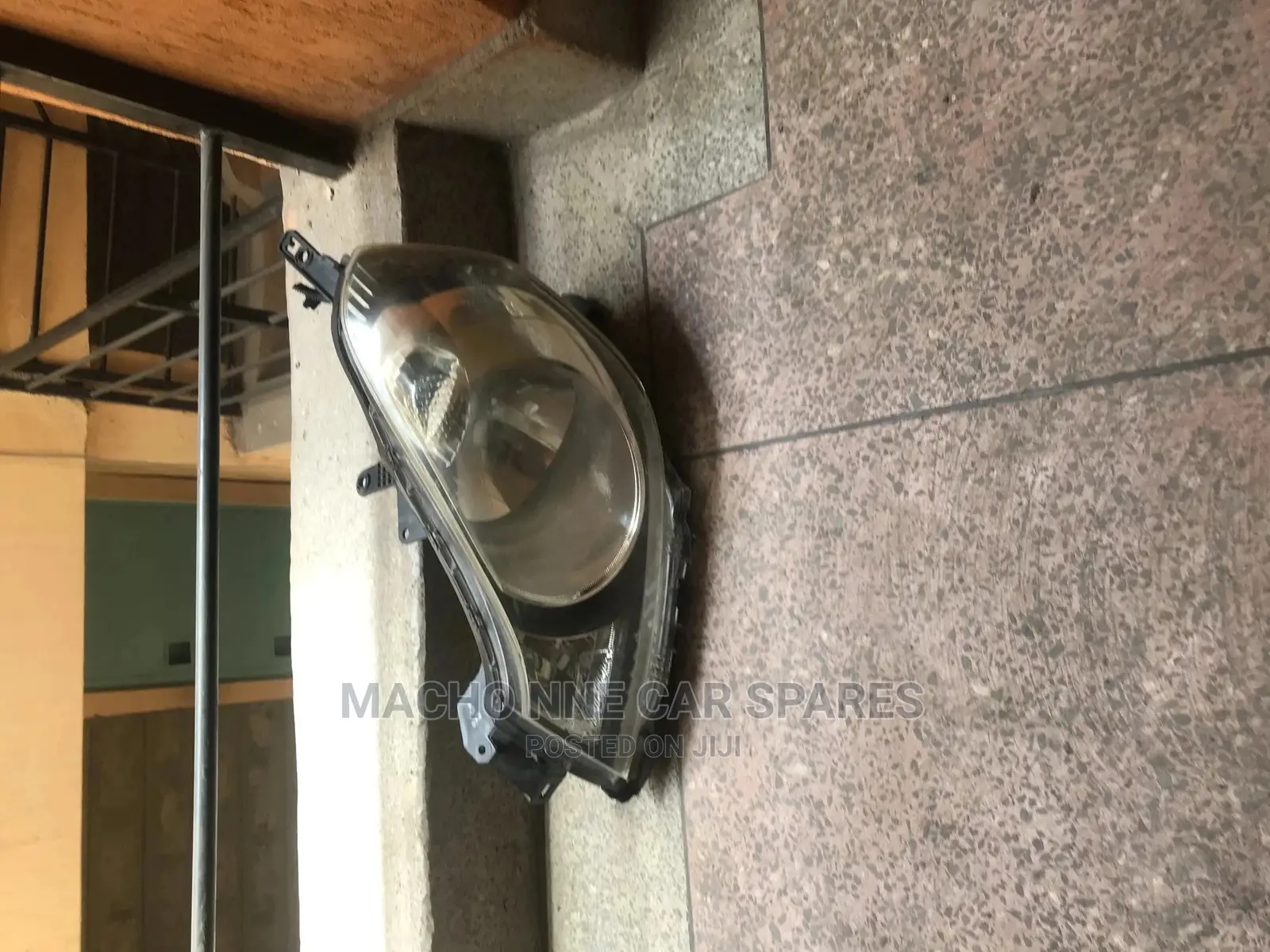 Nissan Wingroad Y12 Headlight