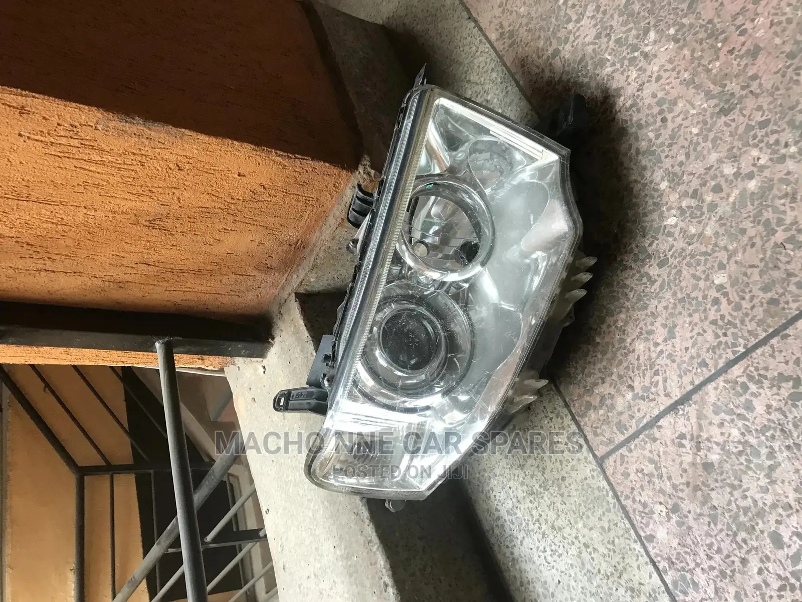 Mitsubishi Pajero Sport Headlight