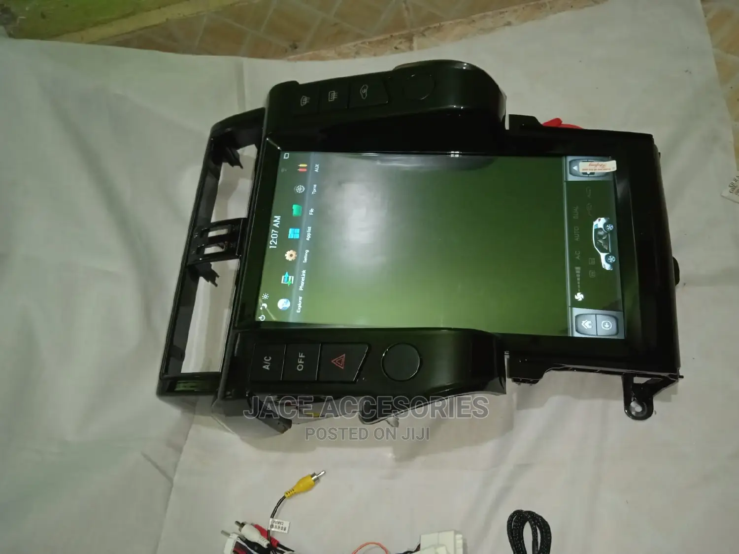 Landcruiser J120 Tesla Radio