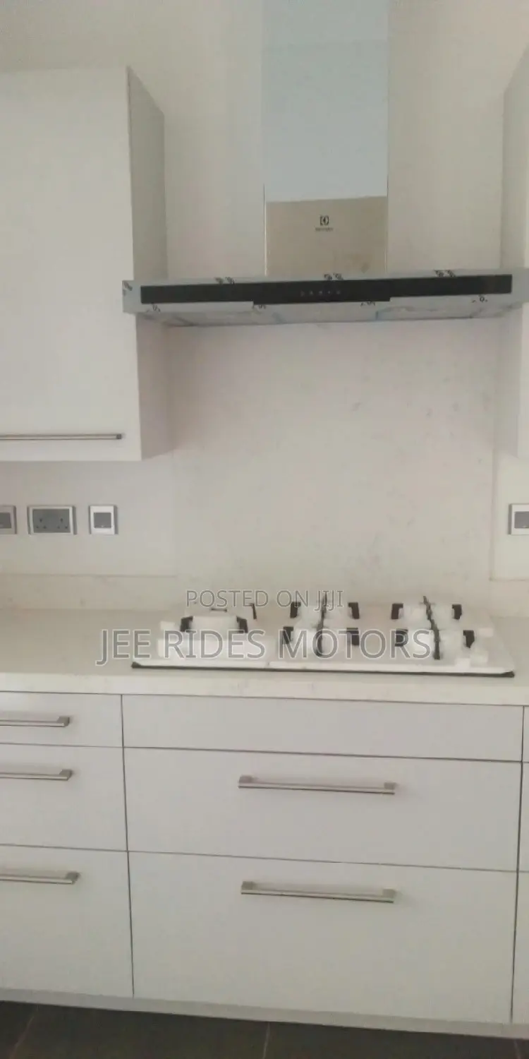 5bdrm Maisonette in Karen Flama, Nairobi Central for Sale