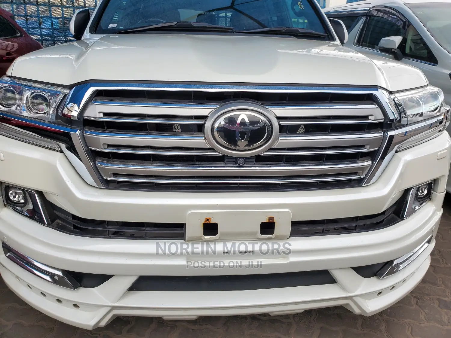Toyota Land Cruiser 2017 Off White