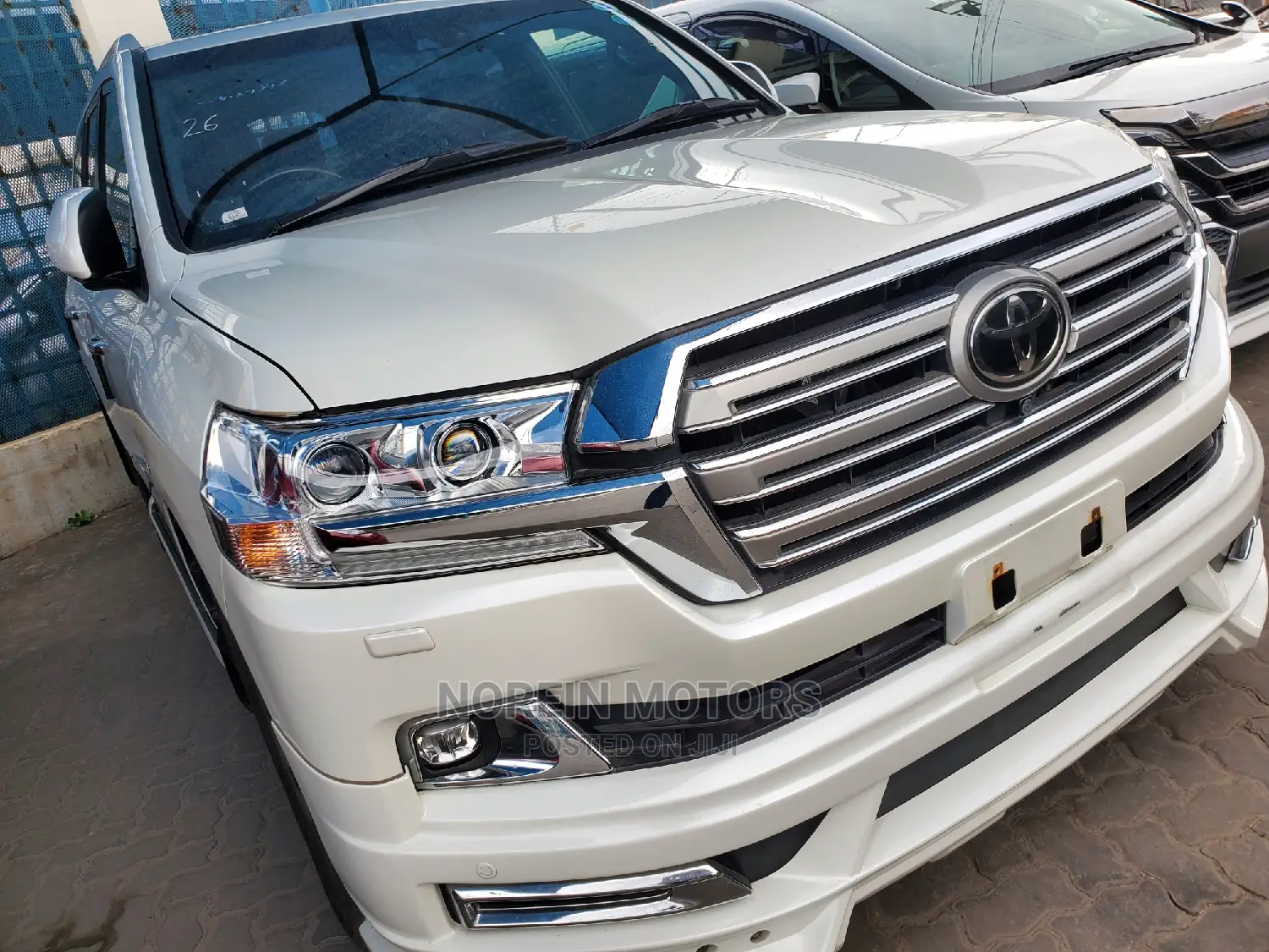 Toyota Land Cruiser 2017 Off White