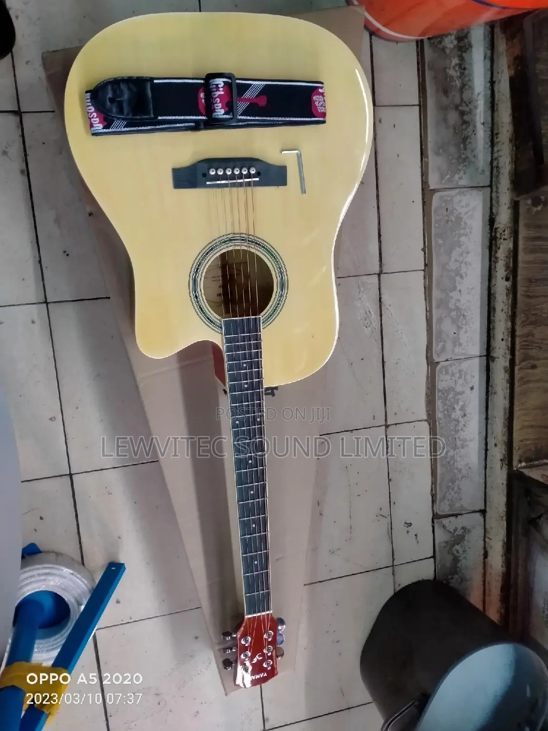 Yamaha Acoustic Brown Guitar