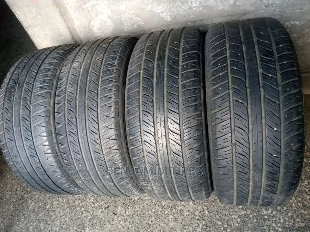 Second Hand Tires Sizes 285/50r20 Dunlop Make 4 Pieces.