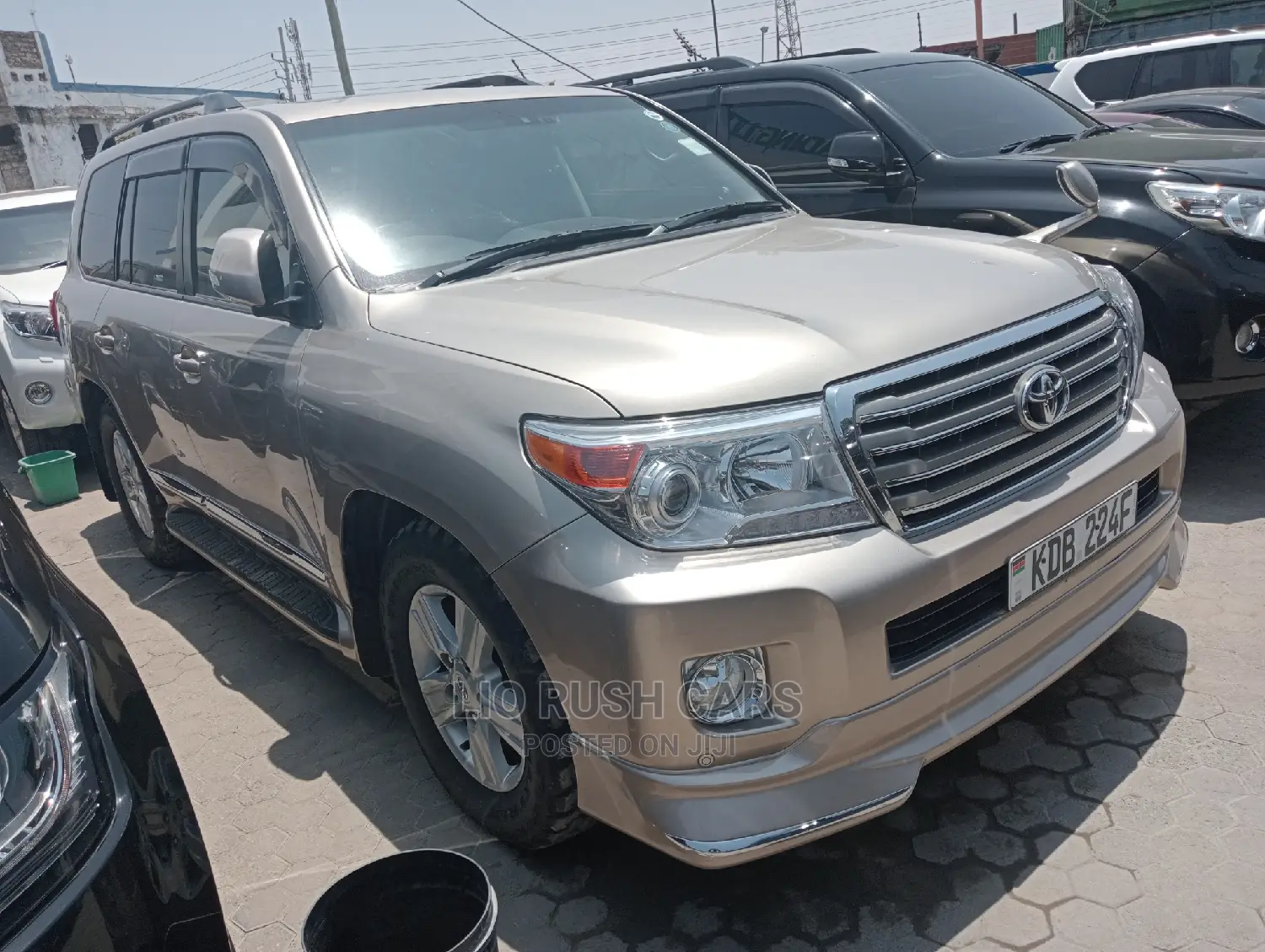 Toyota Land Cruiser 2014 Gold